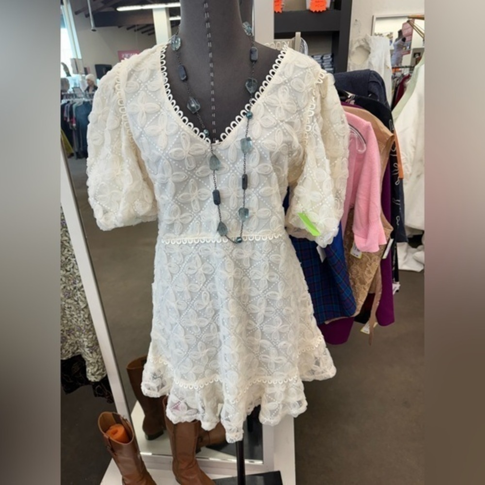 White embroidered lace puff sleeve cottagecore mini dress Ruffle Hem size Small